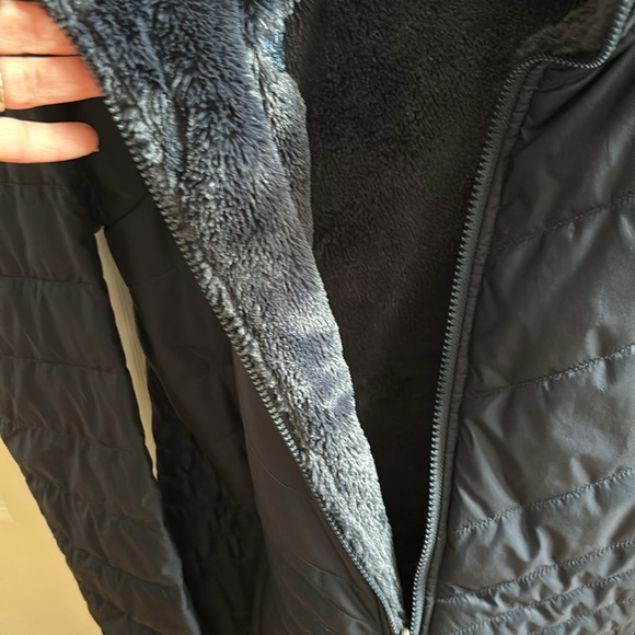 Women’s North Face Coat - Picture 3 of 6
